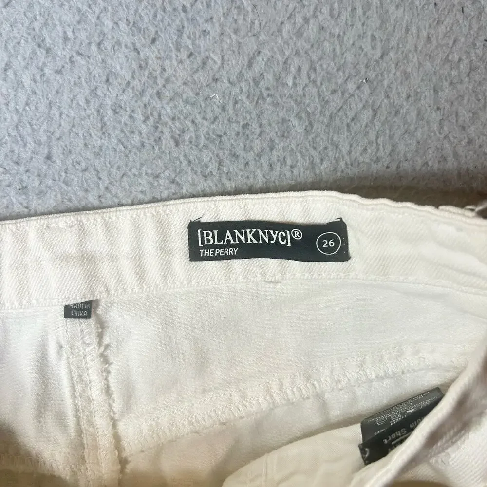 BLANKNYC Short Womens 26‎ Cream Denim The Perry In See You Again Distressed NEW